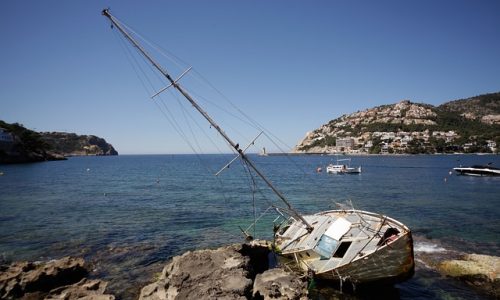 sailing safe - shipwreck